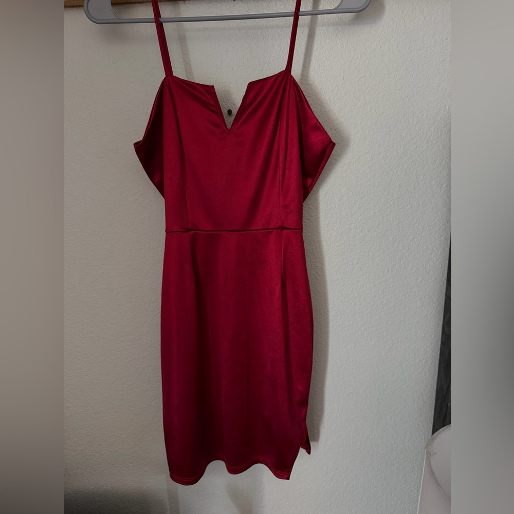 Elegant Red Sleeveless Dress